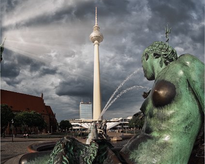 [2020-05-27] Neptunbrunnen [2020-05-27] Neptunbrunnen am 27.05.2020 18:51:43 Neptunbrunnen Berlin Deutschland