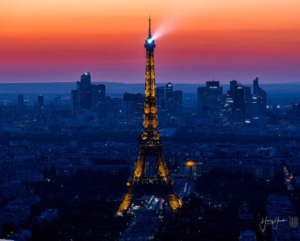 [2022-08-09] Paris im Sommer [2022-08-09] Paris im Sommer am 10.08.2022 21:41:23 Tour Maine Montparnasse Paris Frankreich